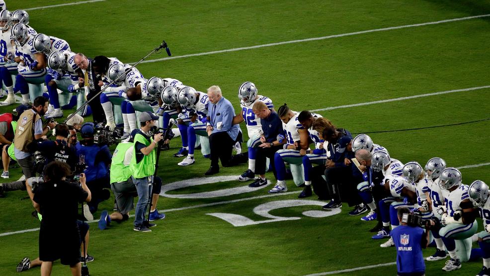 APTOPIX Cowboys Cardinals Football Dallas Cowboys MNF kneel AP904.jpg