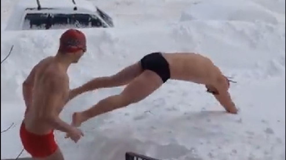 140125_snow_swimming_tb.jpg