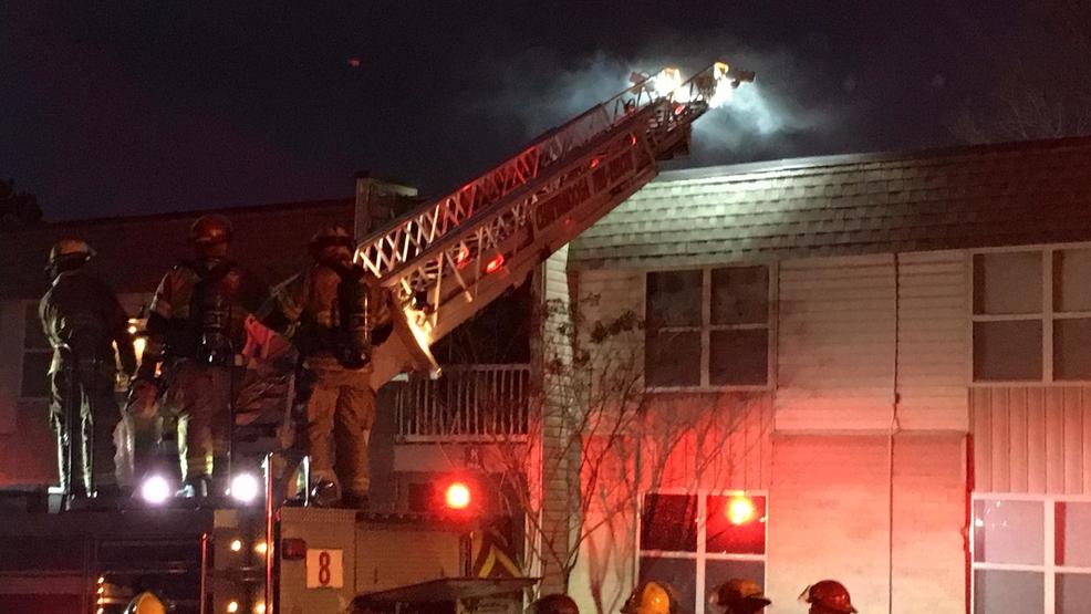Chattanooga firefighters put out apartment fire on Hickory Valley Road