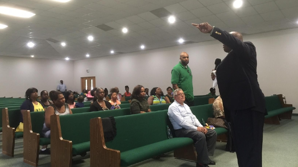 Beyond The Wall Baptist Church holds prayer rally in Jeffersonville WGXA