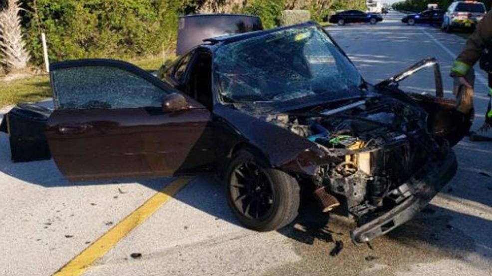 Headon crash closes A1A on Hutchinson Island WTVX