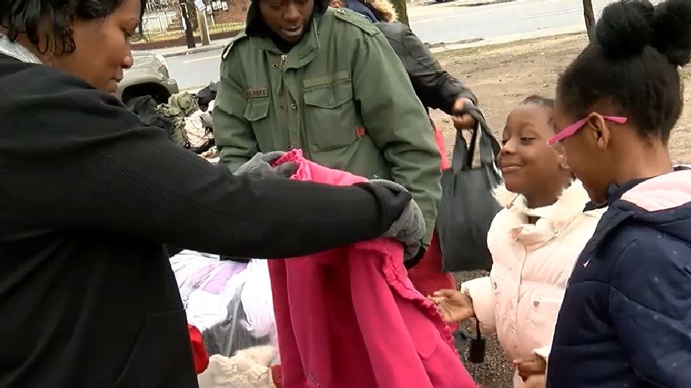 Bus Drivers ATU Local 689 Give Coats Hats Gloves Shoes To Families 