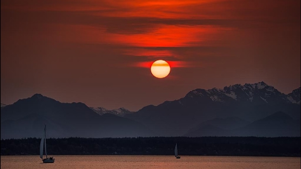 Smoke from Siberian wildfires turns Northwestern sunsets a ...