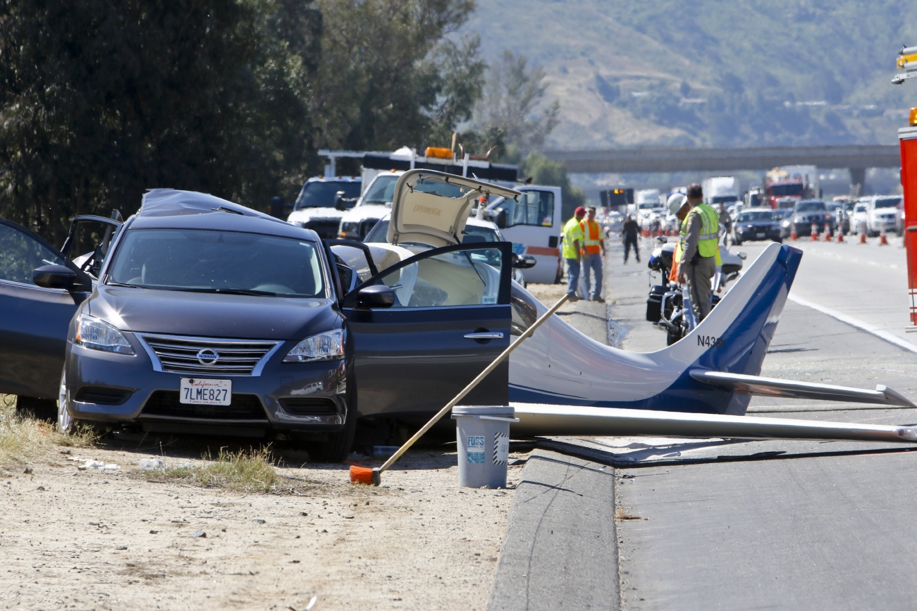 Small plane crashes on California freeway, hits car, kills 1 WHP