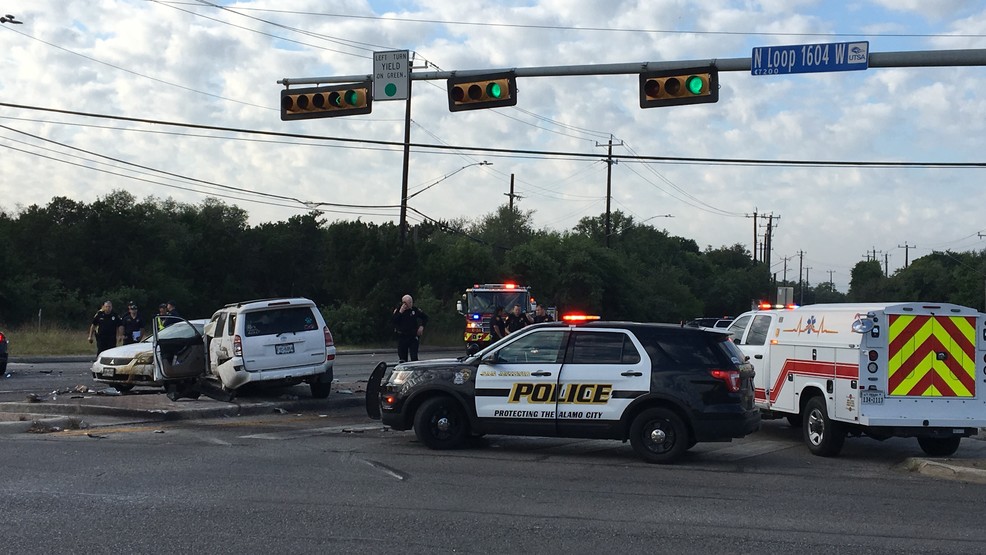 Police: Six Injured After 'racing' Drivers Run Red Light Cause 4 ...