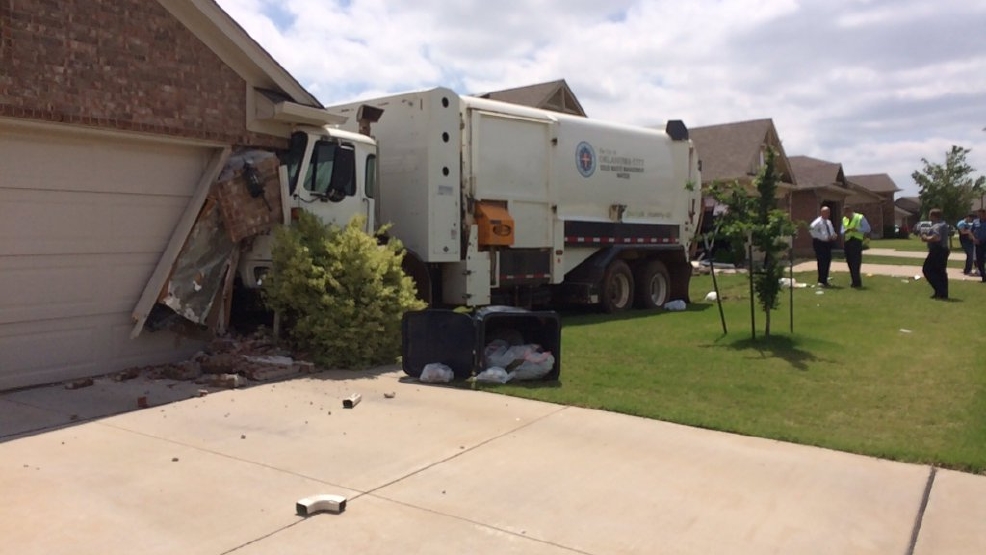 Trash truck crashes into homes in northwest Oklahoma City KOKH