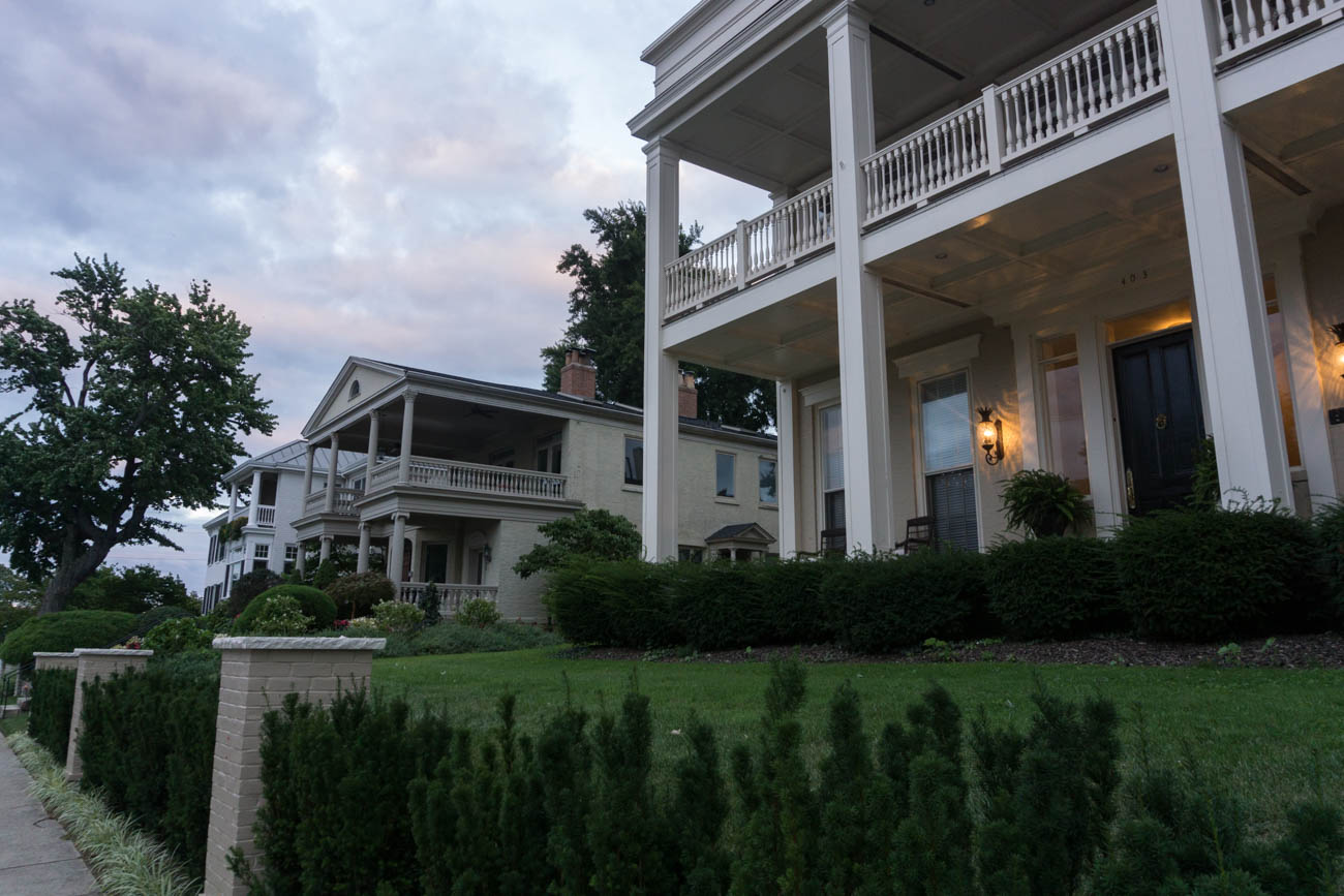 Covington’s Riverside Drive Is One Of The Prettiest Strolls You Can