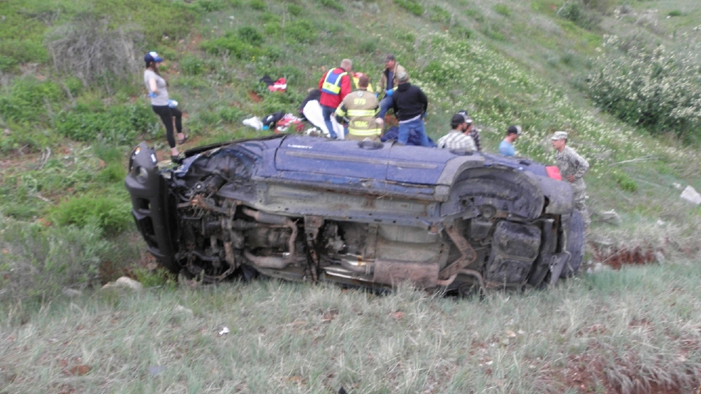 2 adults, 3 children injured after Jeep plunges into ravine up Spanish