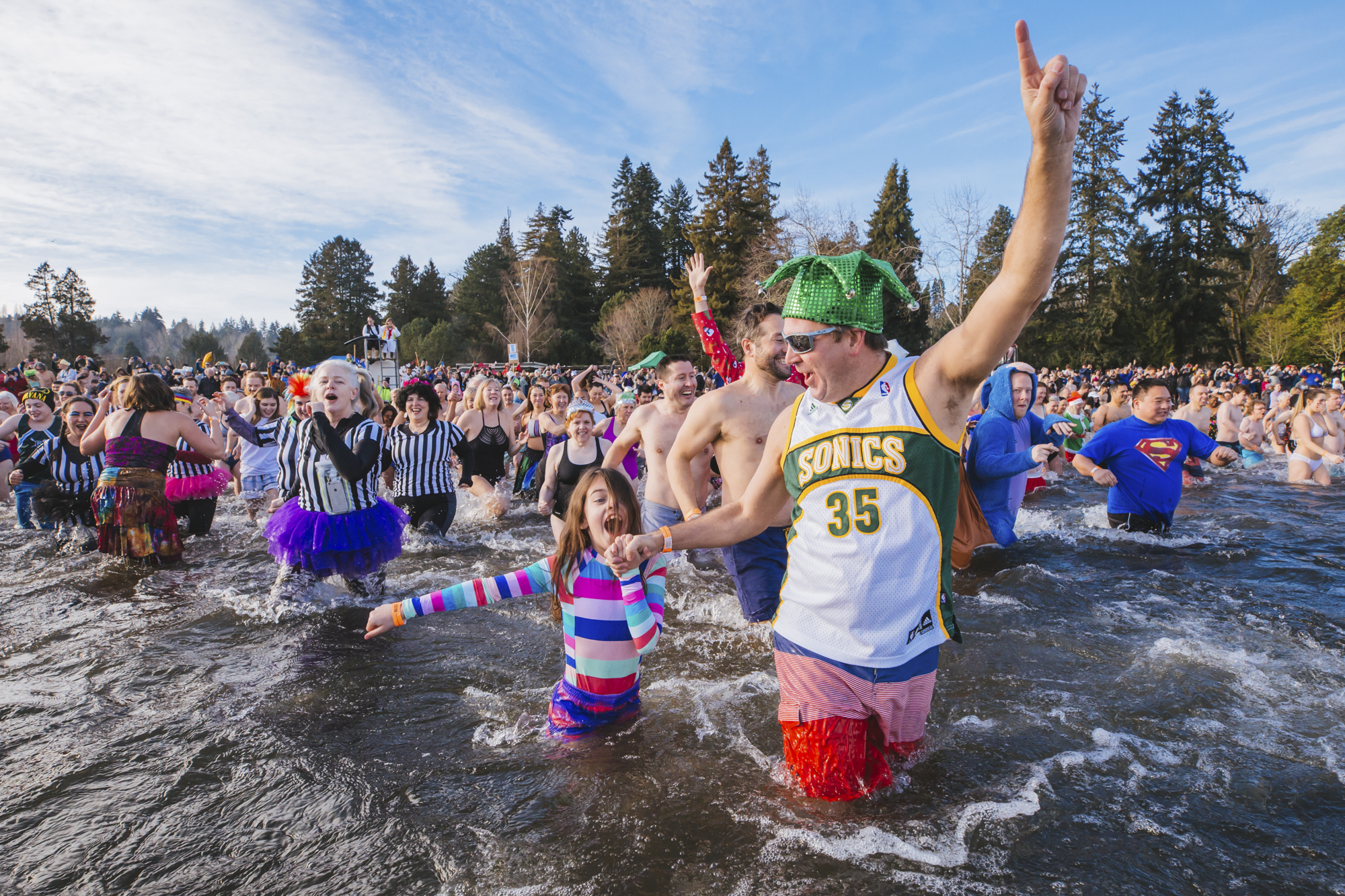 Photos Thousands Take Seattle S Annual Polar Bear Plunge Seattle Refined